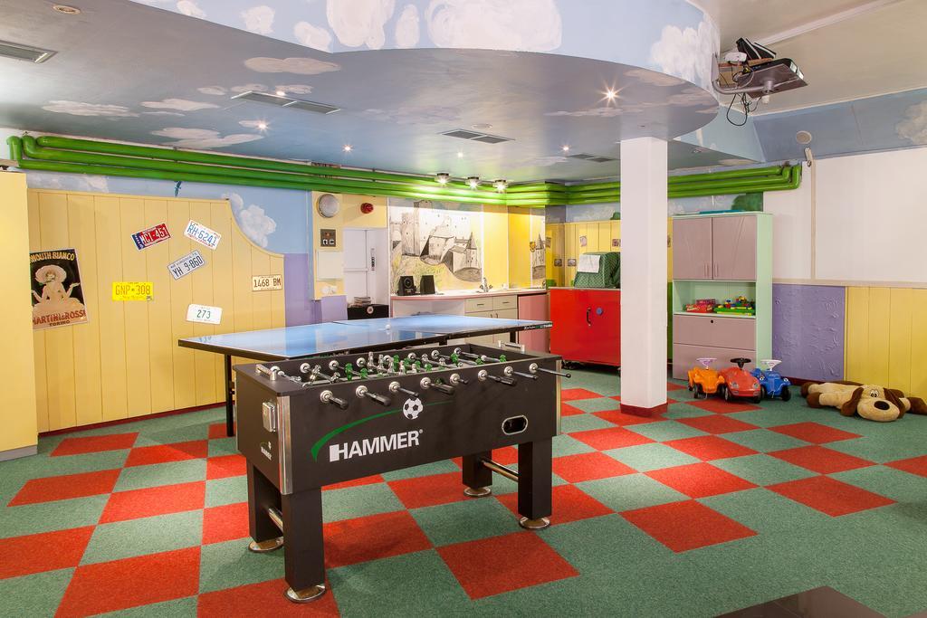 Hotel Neue Burg ナウダース エクステリア 写真